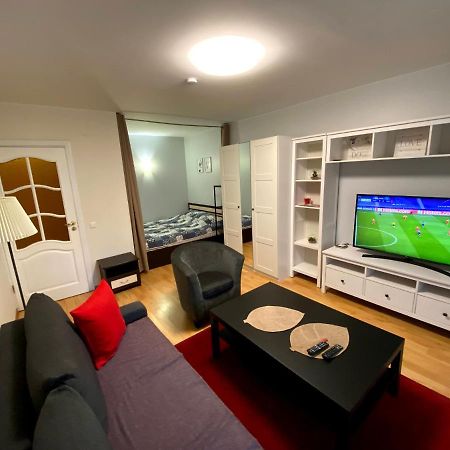 Your Home - Central Studio Apartment, Balcony, Parking & Self Check-In VNO Kültér fotó