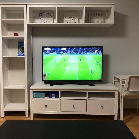 Your Home - Central Studio Apartment, Balcony, Parking & Self Check-In VNO Kültér fotó