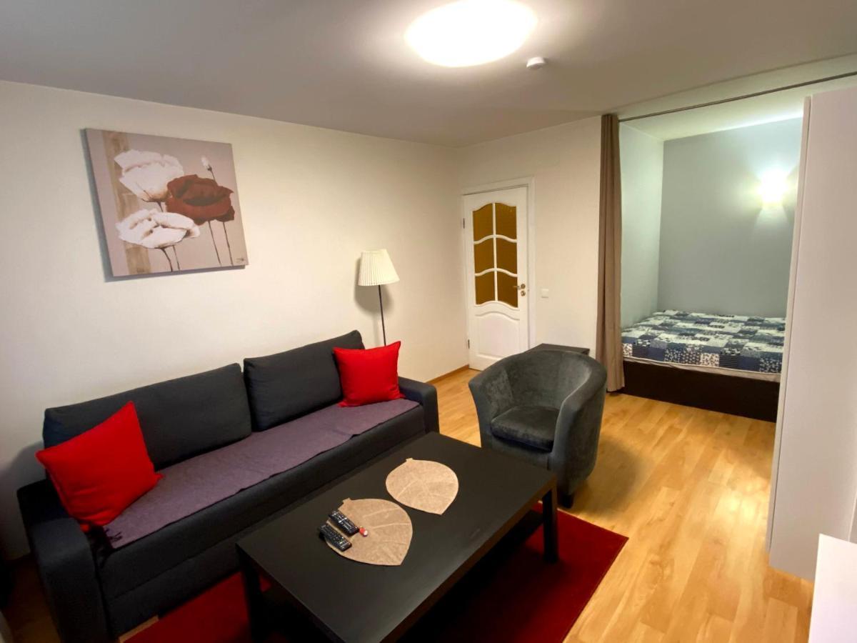 Your Home - Central Studio Apartment, Balcony, Parking & Self Check-In VNO Kültér fotó