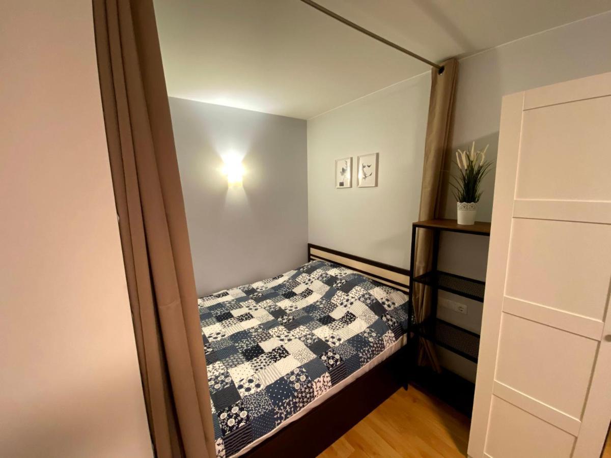 Your Home - Central Studio Apartment, Balcony, Parking & Self Check-In VNO Kültér fotó