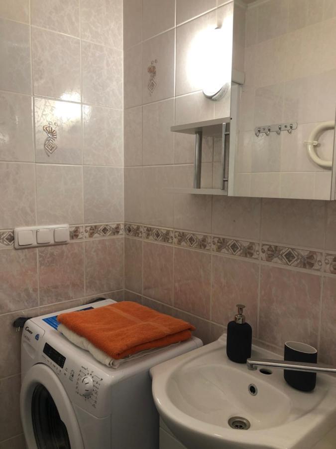 Your Home - Central Studio Apartment, Balcony, Parking & Self Check-In VNO Kültér fotó