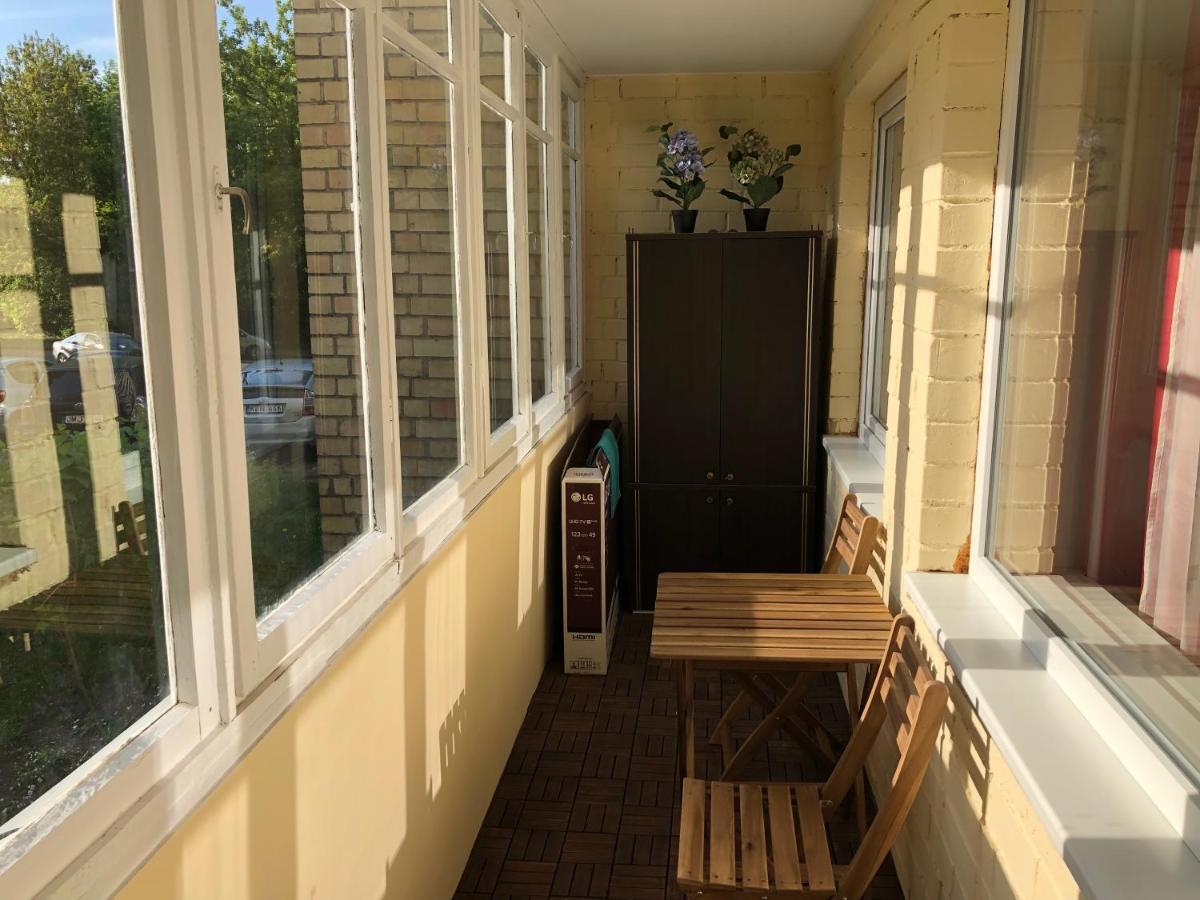 Your Home - Central Studio Apartment, Balcony, Parking & Self Check-In VNO Kültér fotó